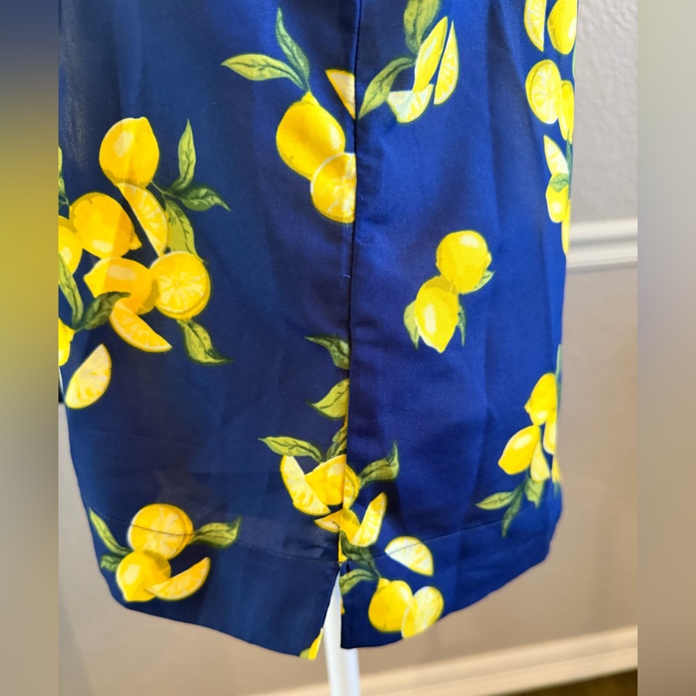 Banana Republic Lemon Print Perfect Tee Size M Navy Short Sleeve Flowy Office - Picture 7 of 9